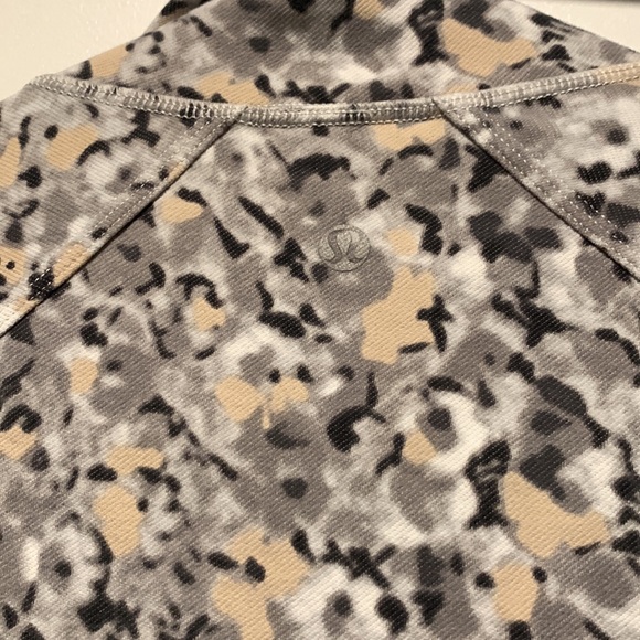 Lululemon sweater - Picture 9 of 12